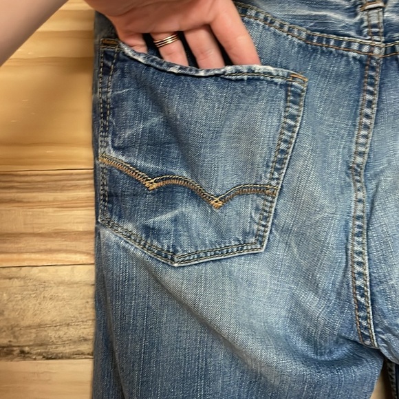 American Eagle Outfitters size 32X34 Low-rise Boot Medium Wash Soft Denim Jeans - Picture 8 of 12